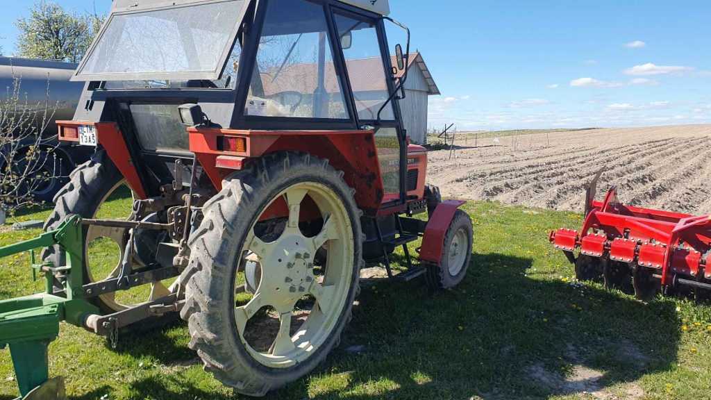 Ciągnik Zetor 7011 wąskie koła do negocjacji Tomaszów Lubelski - zdjęcie 5