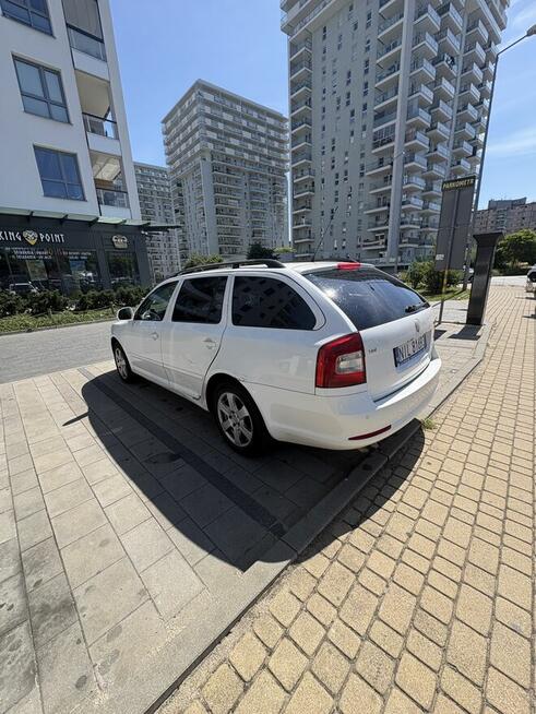 Skoda Octavia 1.9 TDI 2010 Kombi Gdańsk - zdjęcie 7