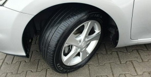 Toyota Auris Klimatronik 2 strefy/6 biegów/Tempomat/Hak/Alufelgi Przyszowice - zdjęcie 5