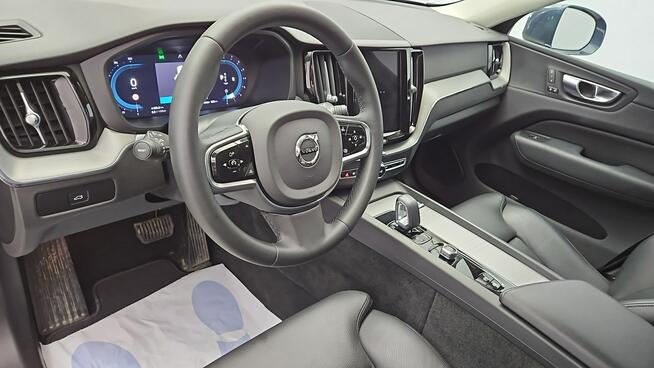 Volvo XC 60 B4 B Plus Bright aut ! Z Polskiego Salonu ! Faktura VAT ! Warszawa - zdjęcie 9