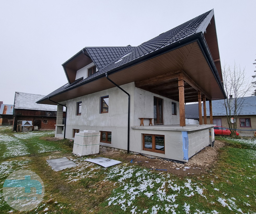 Dom do remontu z domkiem drewnianym oraz garażem Podczerwone - zdjęcie 3