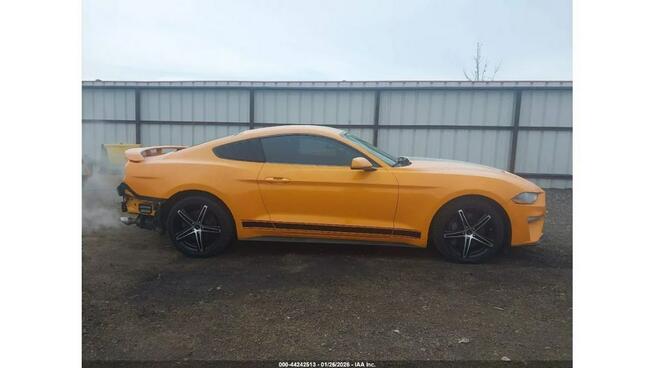Ford Mustang / automat / niski przebieg / Tarnów - zdjęcie 4