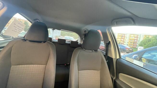 Toyota Yaris 2017 niski przebieg Wałbrzych - zdjęcie 7