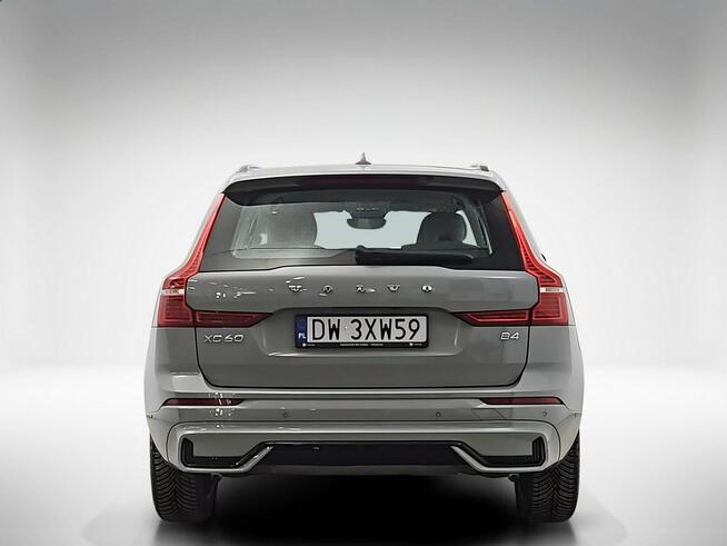 Volvo XC 60 B4 B Plus Dark aut ! Z Polskiego Salonu ! Faktura Vat ! Warszawa - zdjęcie 4