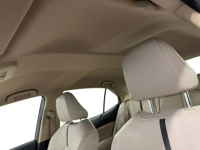 Toyota Camry 2.5 Hybrid Comfort CVT Sedan Warszawa - zdjęcie 12