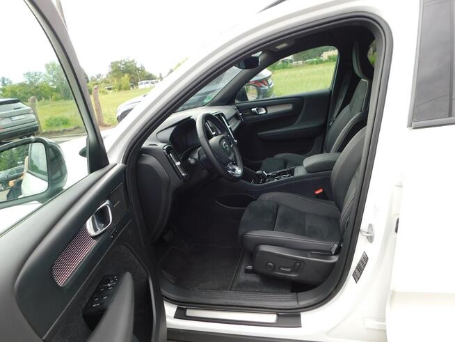 Volvo XC 40 2.0B3 BEZWYPADKOWY Black Edition Model 2024r Żyrardów - zdjęcie 6