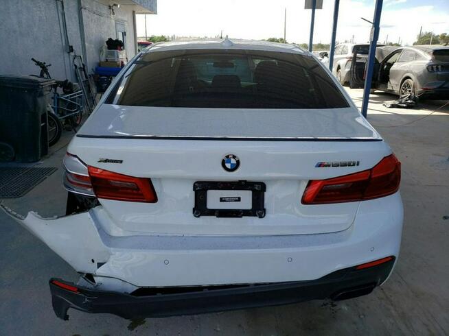 BMW M550i / M-Pakiet / xDrive / Niski przebieg / Tarnów - zdjęcie 6