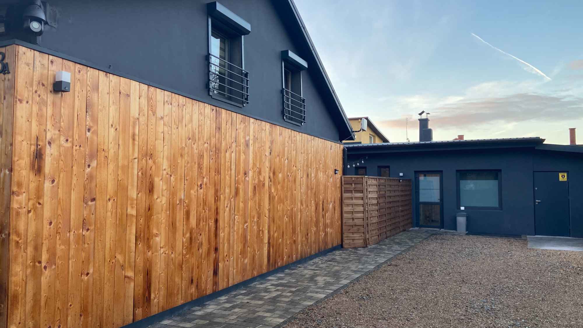 Dwa domy 65 i 50 m2 na działce 3 ar w Sieradzu Sieradz - zdjęcie 2