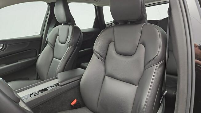 Volvo XC 60 Plus Bright aut ! Z Polskiego Salonu ! Faktura VAT ! Warszawa - zdjęcie 11