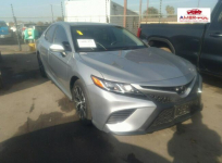 Toyota Camry 2018, 2.5L, porysowany lakier
