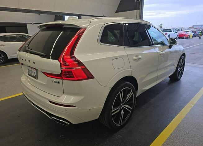 Volvo XC 60 R-Design / AWD / T5 / niski przebieg Chwaszczyno - zdjęcie 4