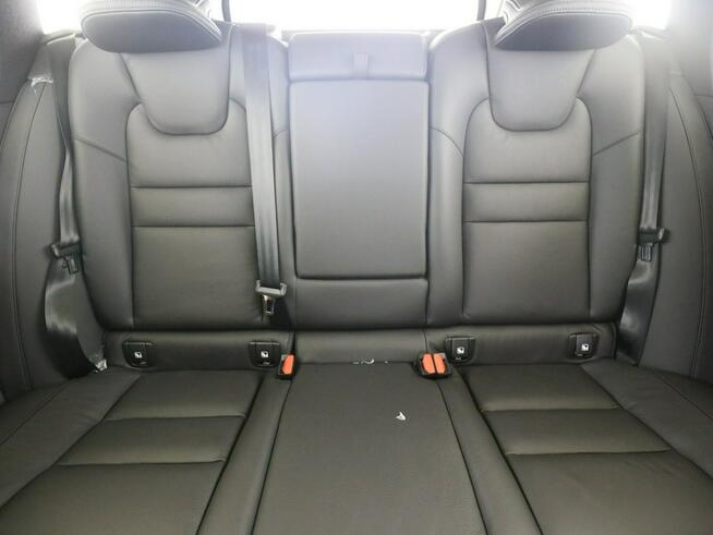 Volvo V60 T6 AWD Plus Dark MY 2025 Tychy - zdjęcie 11