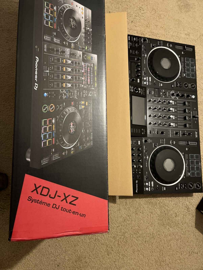 Pioneer DDJ-1000, Pioneer DDJ-1000SRT, Pioneer XDJ-RX3, Pioneer XDJ-XZ Krzyki - zdjęcie 7