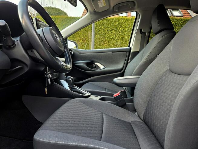 Toyota Yaris Hybrid 1.5 Benz. 116KM 2021r LED, Kamera, Tempomat Tychy - zdjęcie 8