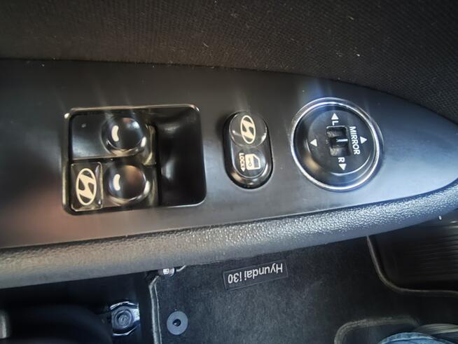 Hyundai i30 Bogata opcja Serwis bezwypadkowy Gwarancja Zgierz - zdjęcie 11