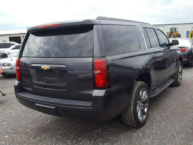 Chevrolet Suburban 2017, 5.3L, C1500, porysowany lakier Warszawa - zdjęcie 4