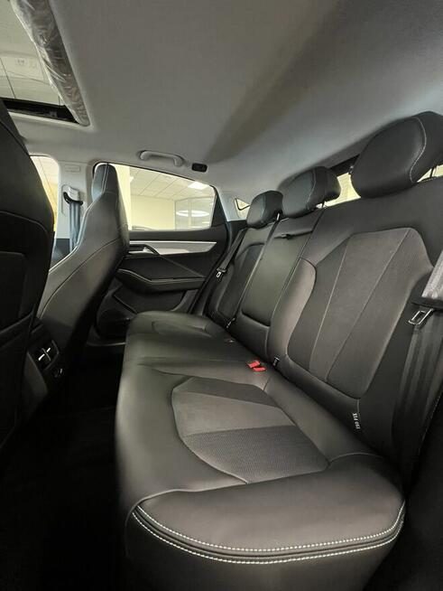 JAC J7 Plus 1.5i 136KM AT - Wyprzedaż! Nowy! za 89.900 PLN Śródmieście - zdjęcie 9