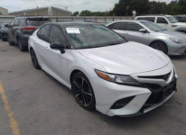 Toyota Camry 2019, 2.5L, po gradobiciu Warszawa - zdjęcie 2