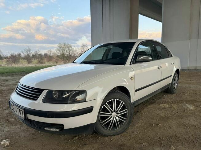 ** VW Passat 1.9 TDI ** Ładny Zadbany ** Ekonomiczny ** 2000 Dębica - zdjęcie 1