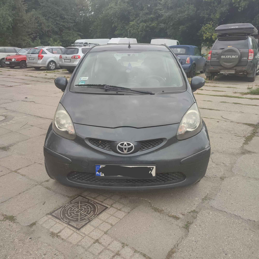 Syndyk sprzeda samochód osobowy Toyota Aygo Jeżyce - zdjęcie 1