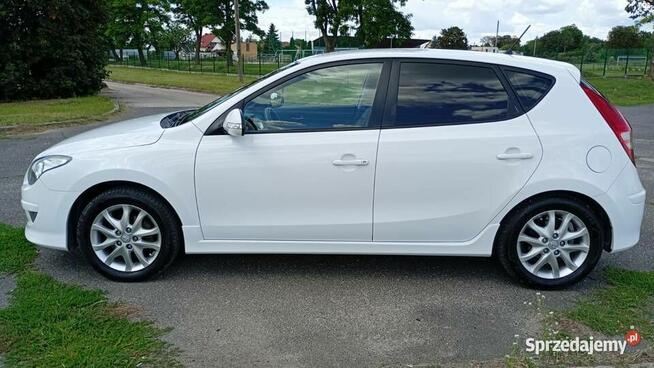 PEREŁKA! HYUNDAI i30 ZADBANY! Strzelno - zdjęcie 1