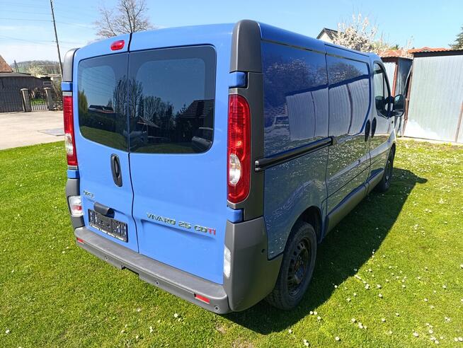 Opel Vivaro 2.5CDTI 140KM 2011r klima Dzierżoniów - zdjęcie 7
