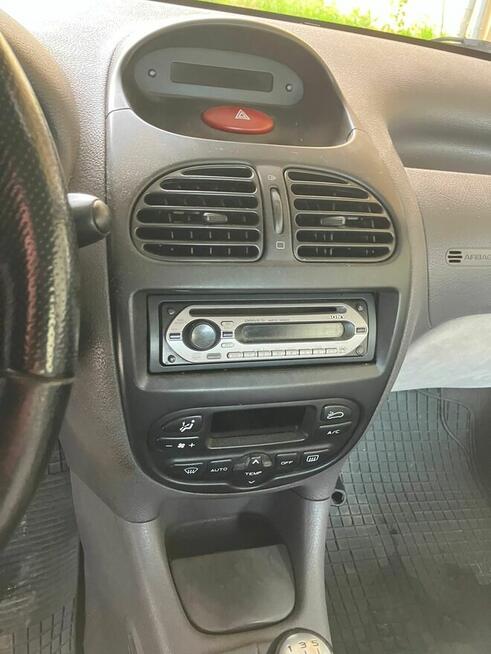 Syndyk sprzeda Peugeot 206XT 1.4 2004 benzyna Wałbrzych - zdjęcie 9