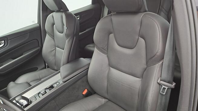Volvo XC 60 B4 D Plus Dark aut ! Z Polskiego Salonu ! Faktura Vat ! Warszawa - zdjęcie 11