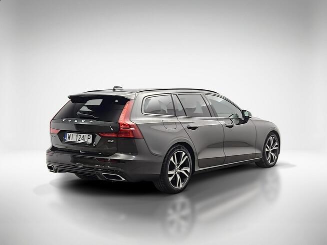 Volvo V60 B4 D Plus Dark aut ! Z Polskiego Salonu ! Faktura VAT ! Warszawa - zdjęcie 5