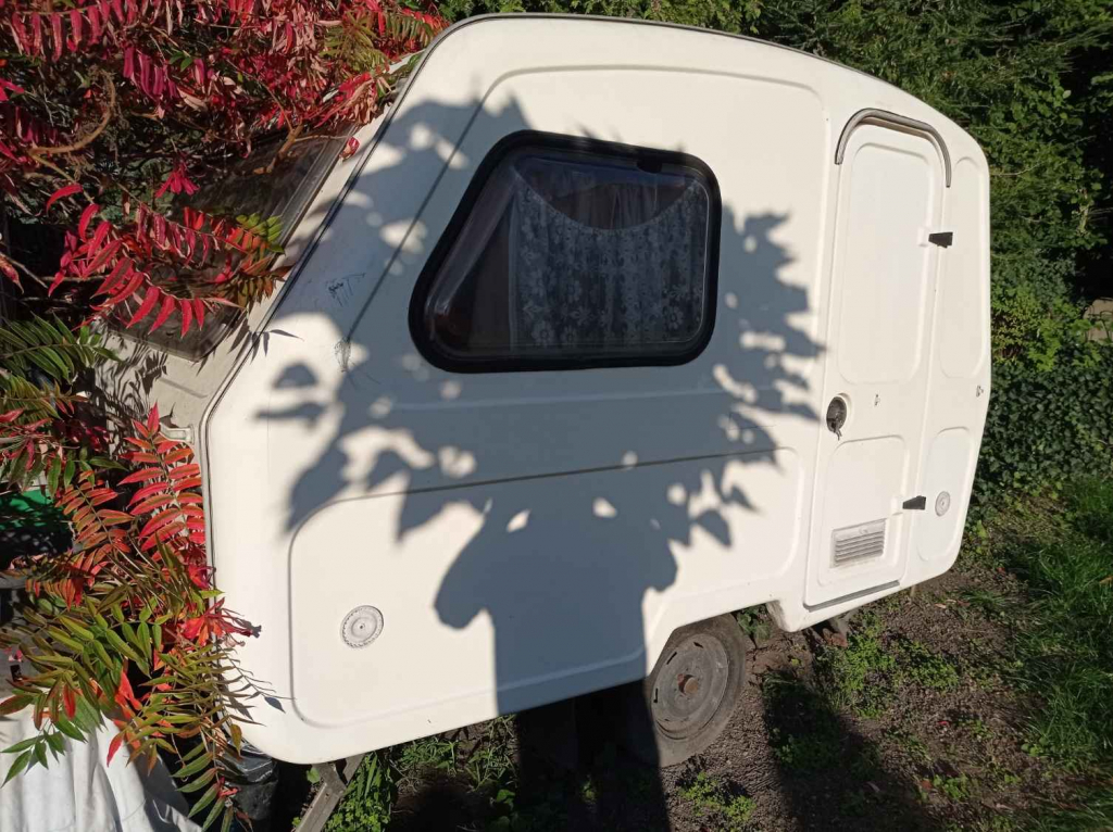 Sprzedam przyczepę campingową N-126 z hamulcem najazdowym Fabryczna - zdjęcie 8