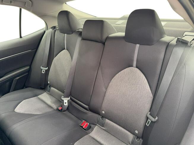 Toyota Camry 2.5 Hybrid Comfort CVT Sedan Warszawa - zdjęcie 12