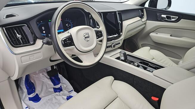 Volvo XC 60 B4 B Plus Dark aut ! Z Polskiego Salonu ! Faktura VAT ! Warszawa - zdjęcie 9