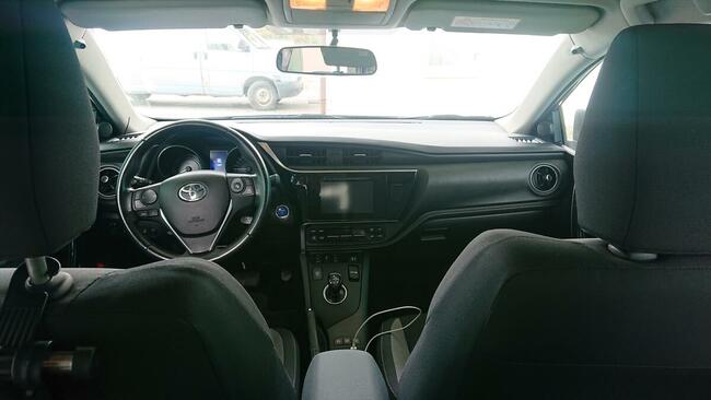 Toyota Auris Hybryda Marki - zdjęcie 8