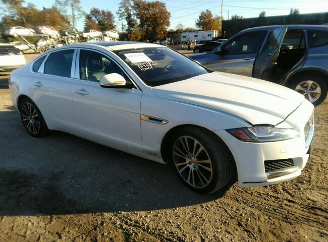 Jaguar XF 2016, 3.0L, 4x4, Prestige, od ubezpieczialni Warszawa - zdjęcie 2