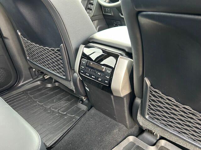 Toyota Land Cruiser LC 2.8 D-4D Invincible bezwypadkowa srew Inowrocław - zdjęcie 8