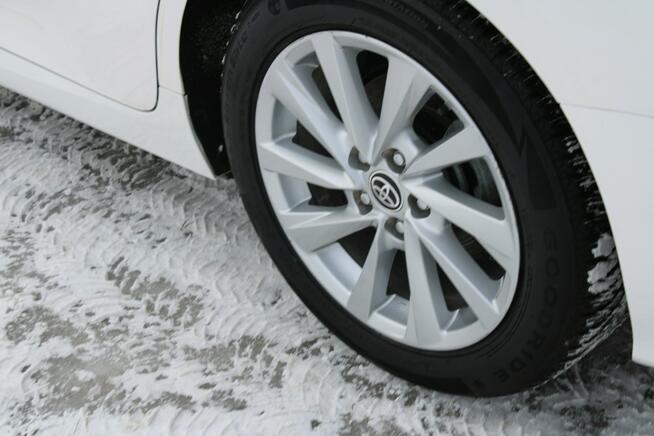 Toyota Camry 2.5 Hybrid e-CTV Comfort F-vat Kamera Gwarancja Warszawa - zdjęcie 12