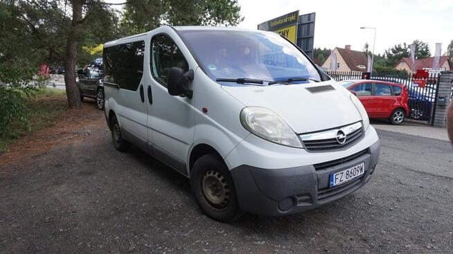 Opel Vivaro zarejestrowany, ubezpieczony. Gwarancja. Polecam !!! Zielona Góra - zdjęcie 3