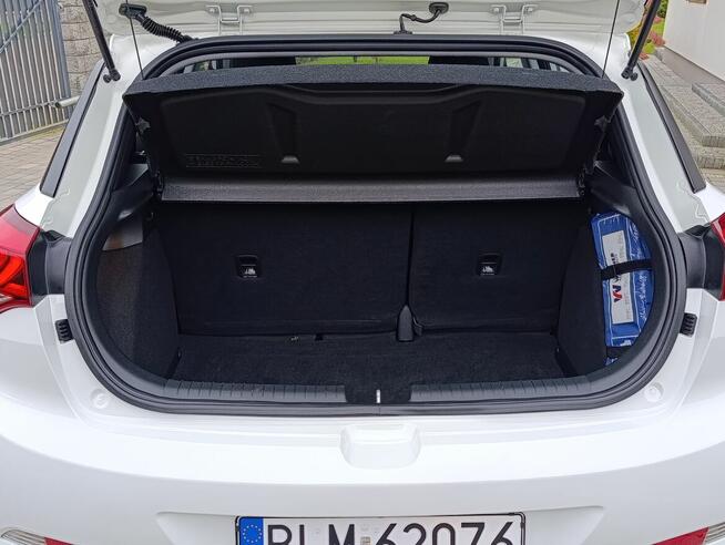 Hyundai i20 benzyna mały przebieg Konarzyce - zdjęcie 5