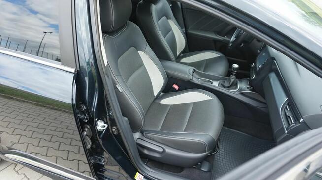 Toyota Avensis 2015r POLSKA / BEZWYPADKOWY Tapicerka skóra Płock - zdjęcie 10