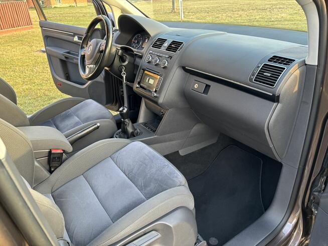 Zadbany VW Touran szuka nowego właściciela Rusiec - zdjęcie 9