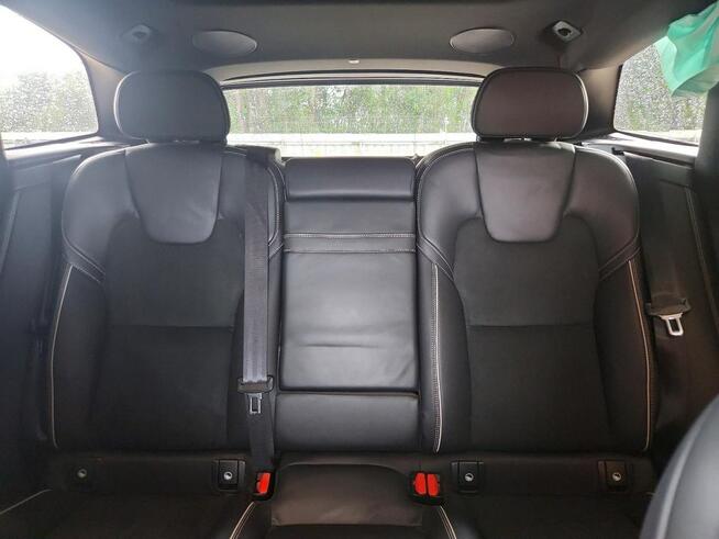 Volvo XC 60 R-DESIGN / AWD / T6 / niski przebieg Warszawa - zdjęcie 9