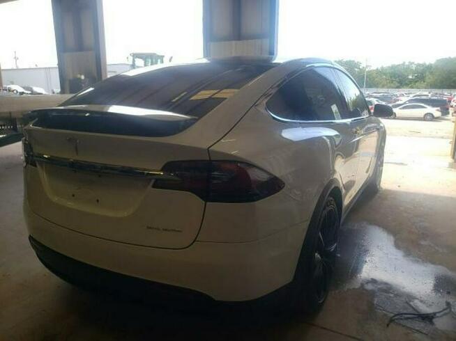 Tesla Model X 2019, po gradobiciu Warszawa - zdjęcie 4