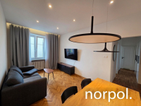 Komfort i funkcjonalność: mieszkanie z osobną sypialnią, Starowiślna