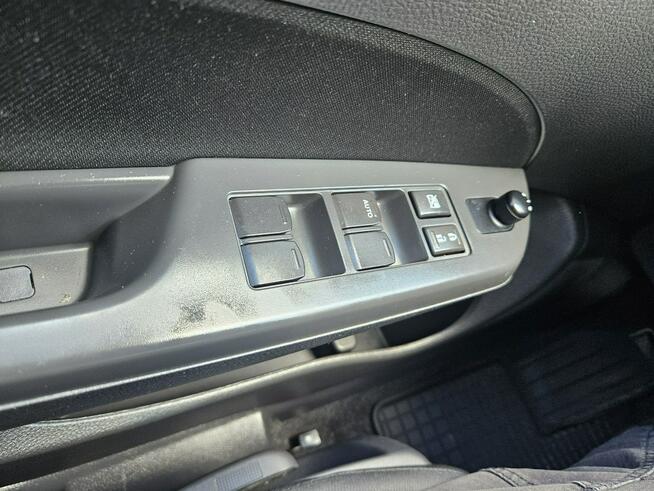 Suzuki Swift Podgrzewane fotele / START/STOP / Klimatronic / Tempomat Ruda Śląska - zdjęcie 11