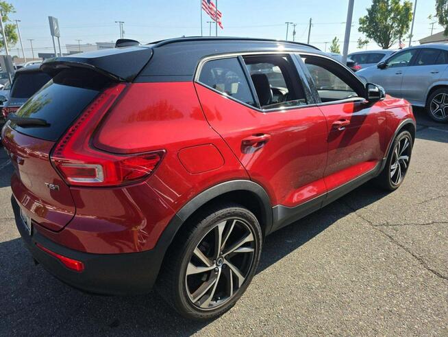 Volvo XC 40 R-Design / AWD / T5 / niski przebieg Chwaszczyno - zdjęcie 3