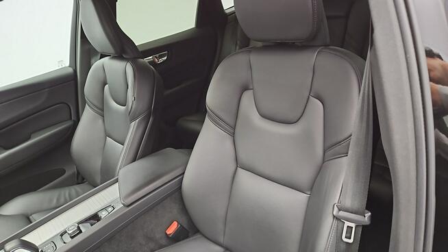 Volvo XC 60 B4 B Plus Dark aut ! Z Polskiego Salonu ! Faktura VAT ! Warszawa - zdjęcie 11