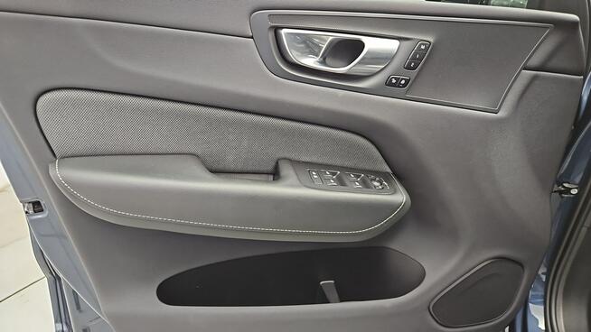 Volvo XC 60 B4 B Plus Dark aut ! Z Polskiego Salonu ! Faktura VAT ! Warszawa - zdjęcie 10