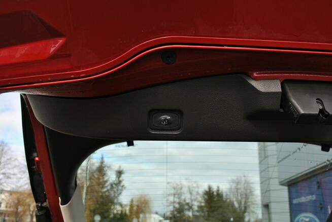 Liftback Titanium 2,0 EcoBlue 150KM A8 ASO Gwarancja Ford Używane Białystok - zdjęcie 11