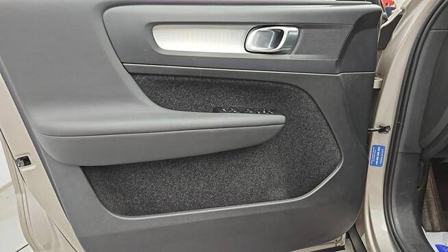 Volvo XC 40 Core aut ! Z Polskiego Salonu ! Faktura VAT ! Warszawa - zdjęcie 10