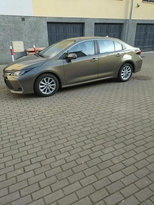 Sprzedam samochód Toyota Corolla 1.5 benzyna sedan 2022 r Warszawa - zdjęcie 1